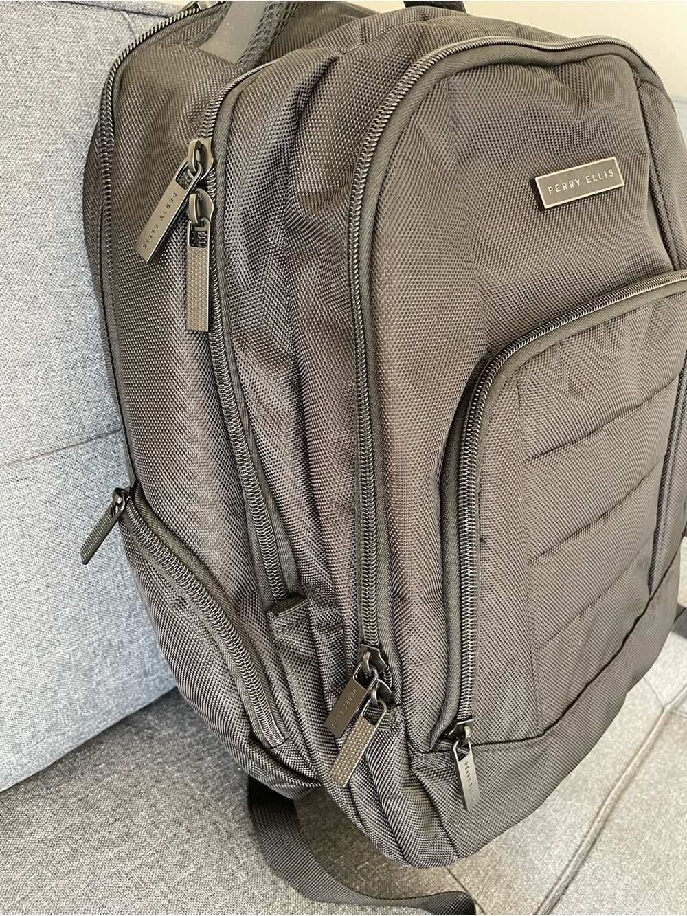 Perry Ellis M300 Backpack - Picture 2 of 11